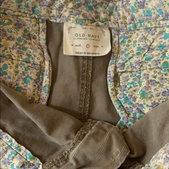 Khaki Old Navy shorts - Picture 3 of 3